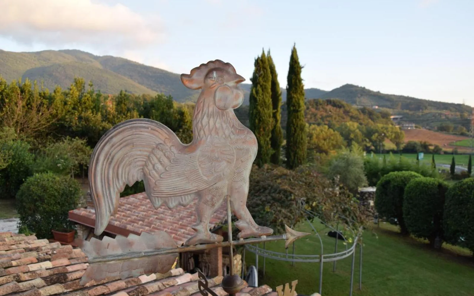 Tenuta i Tufari, Il giardino con le sculture in pietra